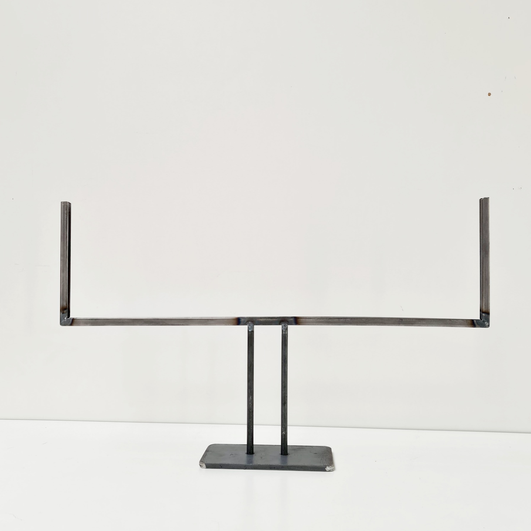 Glashalter mit Standfläche, rechteckig für 50cm Glas Glashalter mit Standfläche, rechteckig für 50cm Glas