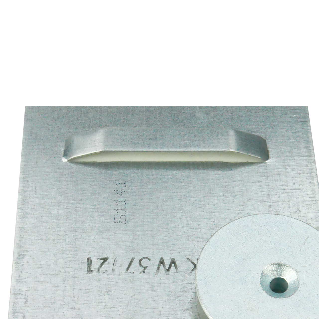 Mirror-susp-Magnetic 100 x 100mm Mirror-susp-Magnetic 100 x 100mm