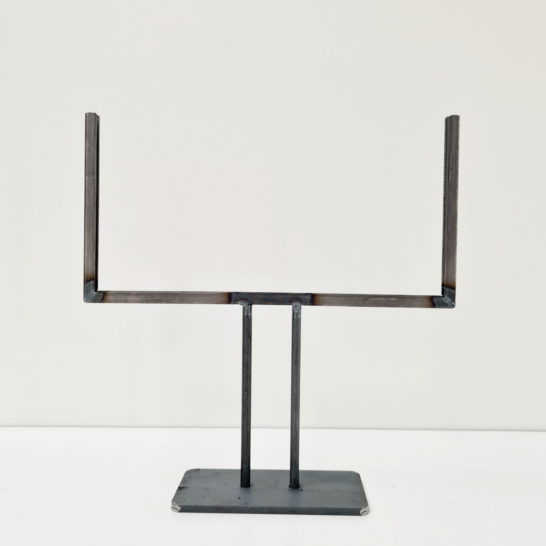 Glashalter mit Standfläche, rechteckig für 30cm Glas Glashalter mit Standfläche, rechteckig für 30cm Glas