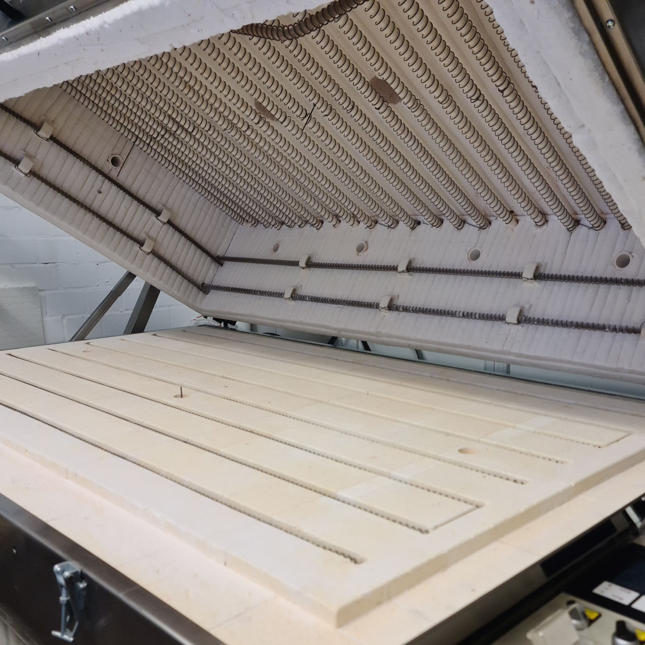 Periphere Seitenbeheizung im Deckel PS 1-250 - 3.3-400 Periphere Seitenbeheizung im Deckel PS 1-250 - 3.3-400